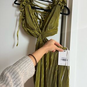 Elegant Olive Green Pleated Dress
